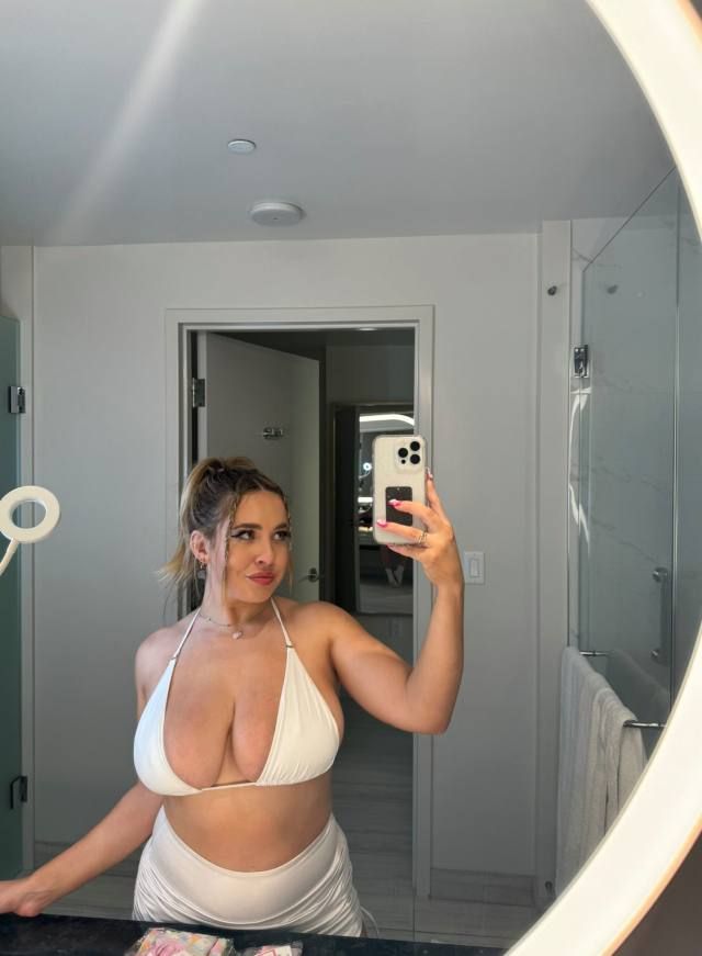 Down for hookup fun sex 🍆🍑👅💦💧💦💧 - Image 3